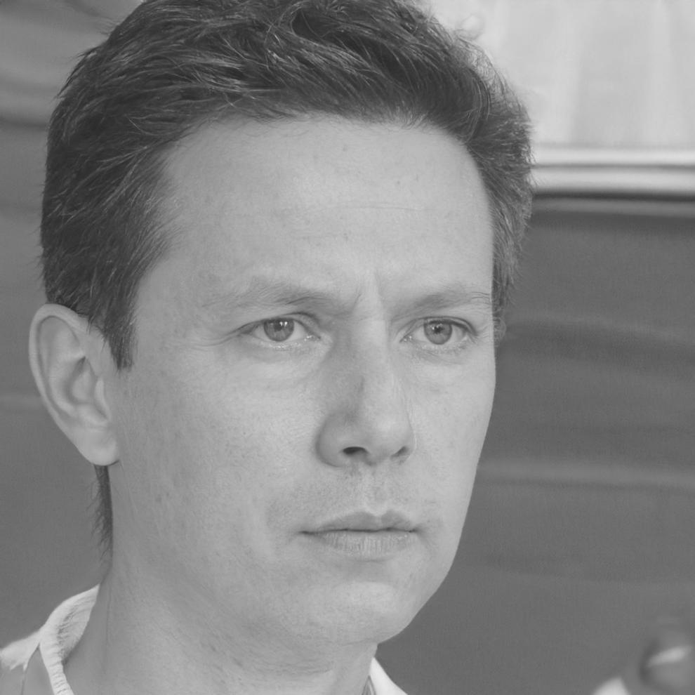 Ritratto professionale di Luca Ferrarini